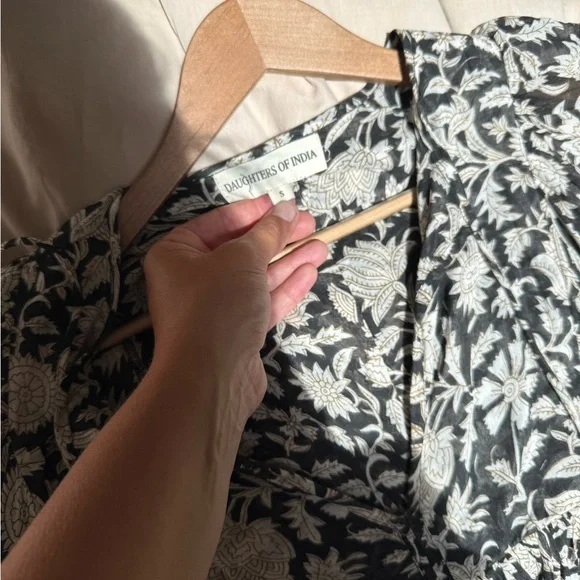 Daughters of India Black and White Floral Long Sleeve Dress - Picture 2 of 4